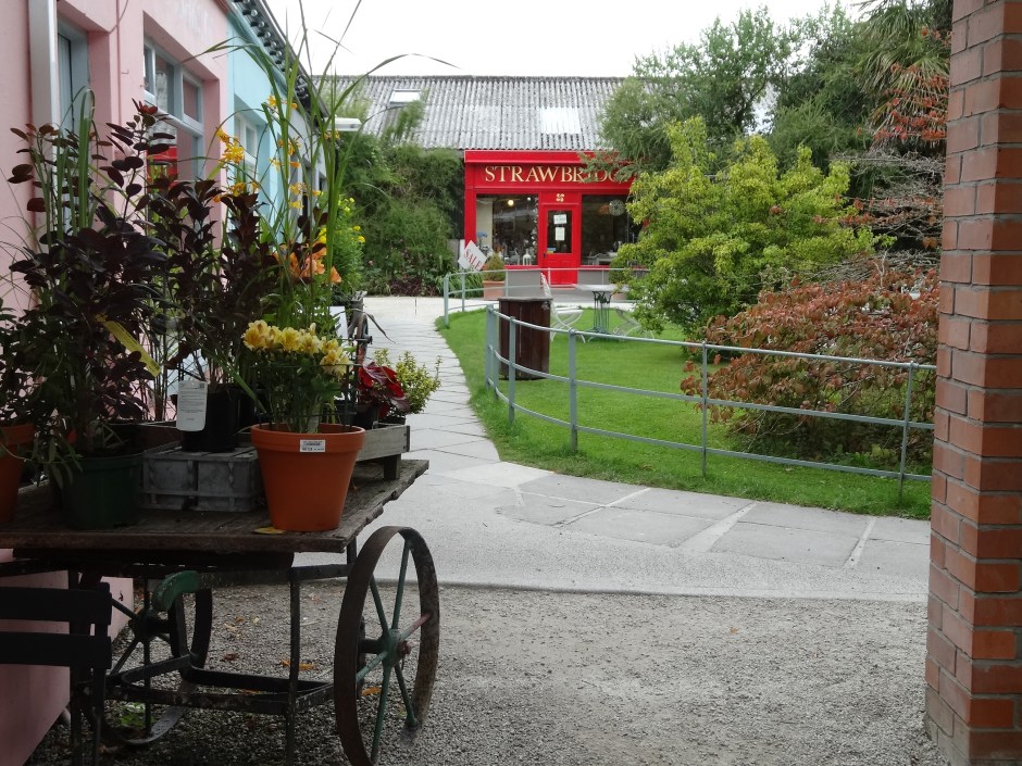 The shopping courtyard