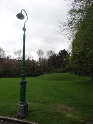 Old lamp post, Merrion Square