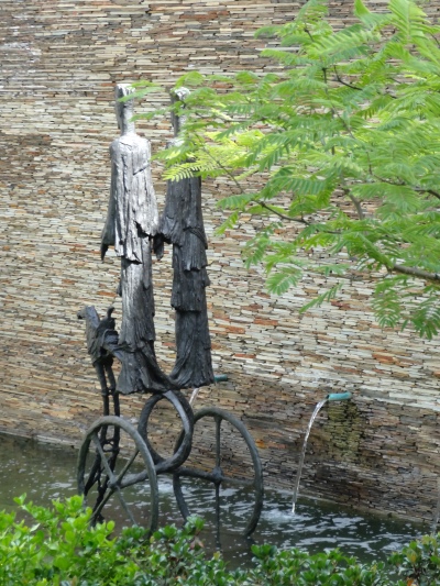 Sculpture and water at Delaire