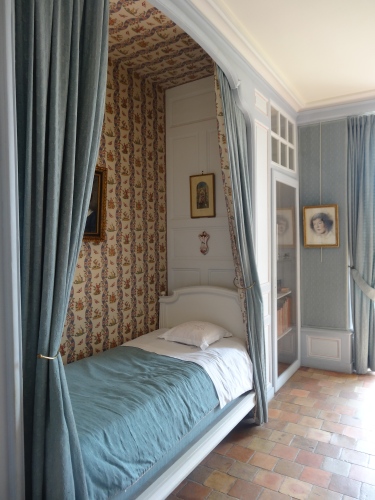 One of the charming bedrooms in Château de Villandry